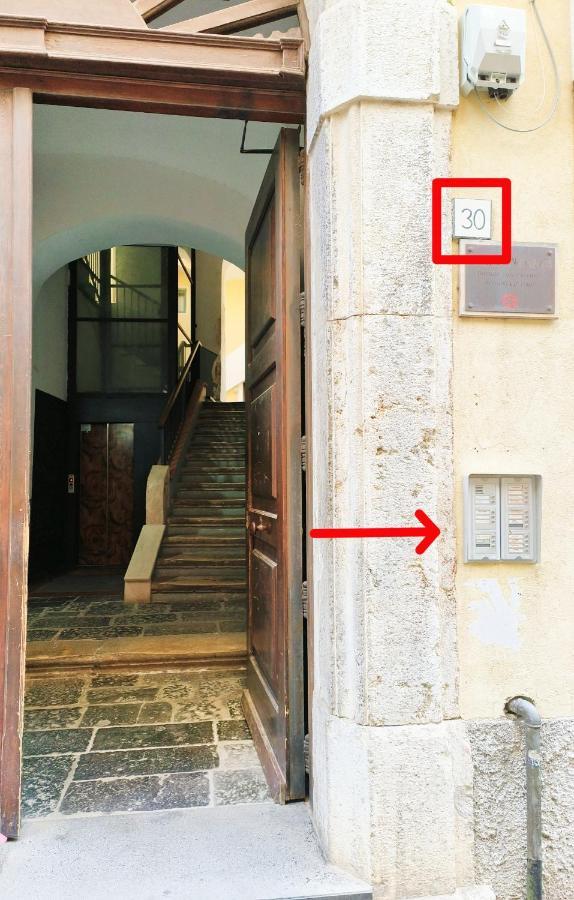 In Urbs Lägenhet Salerno Exteriör bild